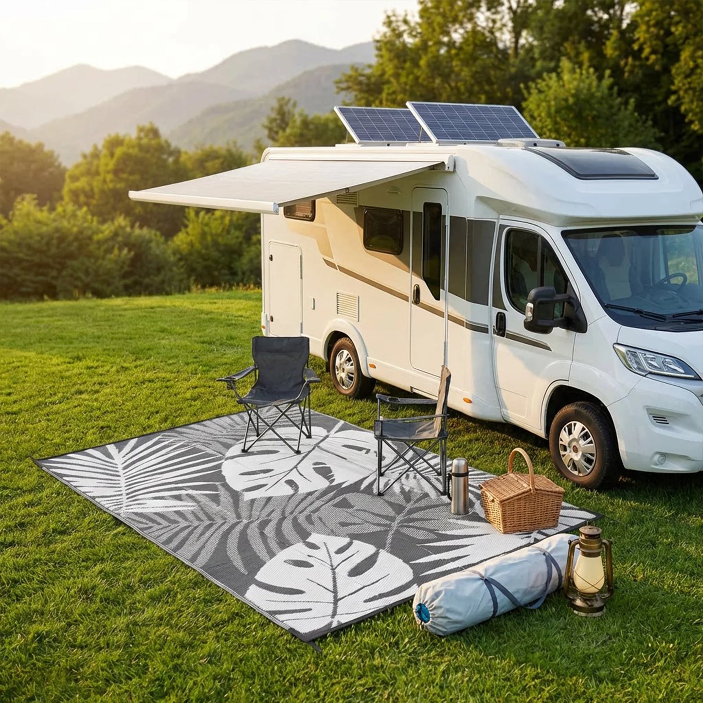 Reversible Waterproof Leaf-Pattern Outdoor Rug